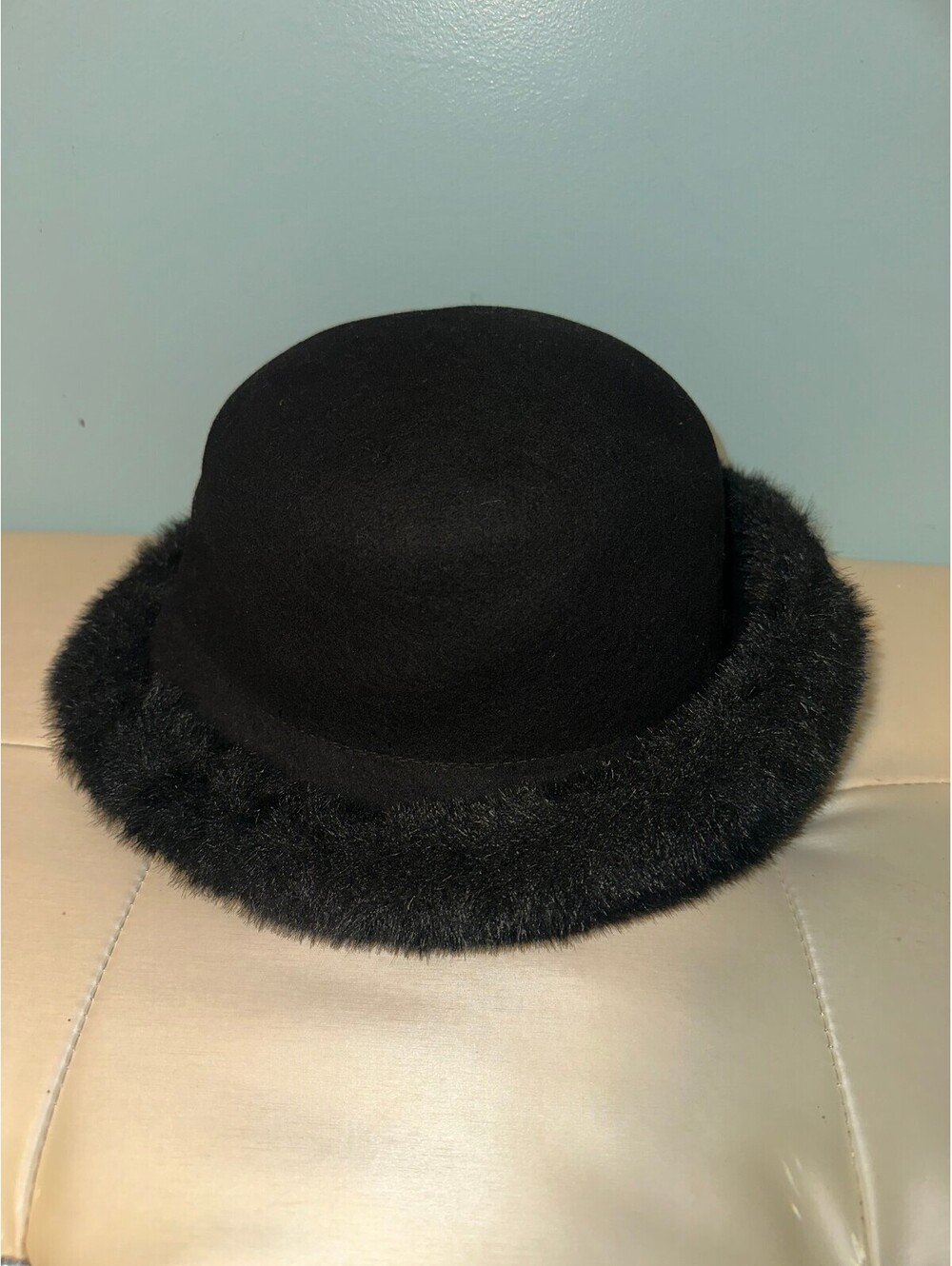 VTG Bloomingdale's Black 100% Laine Wool Hat Italy Fur Trim